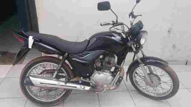 Jovem é preso com moto roubada e alega ter comprado por R$ 250