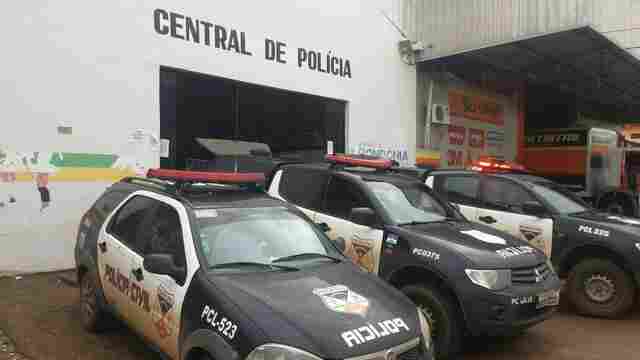 Mulher de 40 anos reage a assalto e imobiliza ladrão de 23 anos