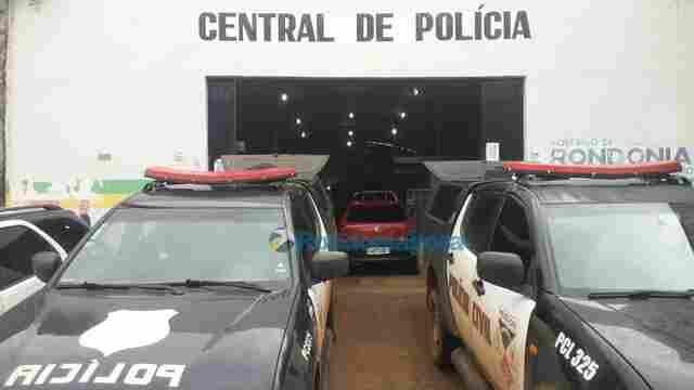 Casal é preso após roubar celular; homem usava tornozeleira eletrônica