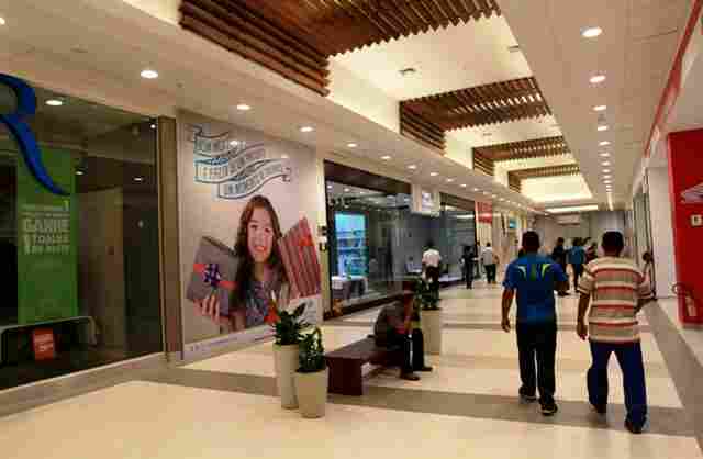 Vendas em shoppings no Natal caíram 3%, diz associação