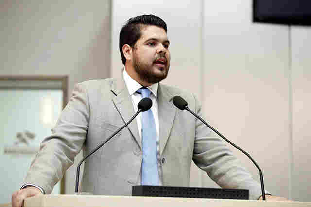 Jean Oliveira agradece e deseja Feliz Natal e próspero 2017 à população