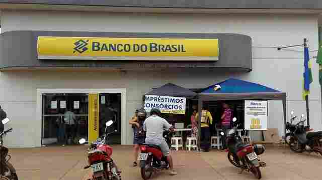 Bancos abrem só até quinta e retornam na terça-feira