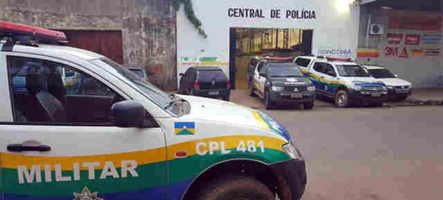 Foragido é preso após assaltar comércio e fazer refém em casa