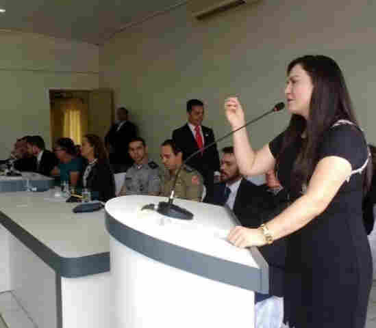 Em Vilhena, Rosani Donadon assume e como era esperado com vários parentes no primeiro escalão