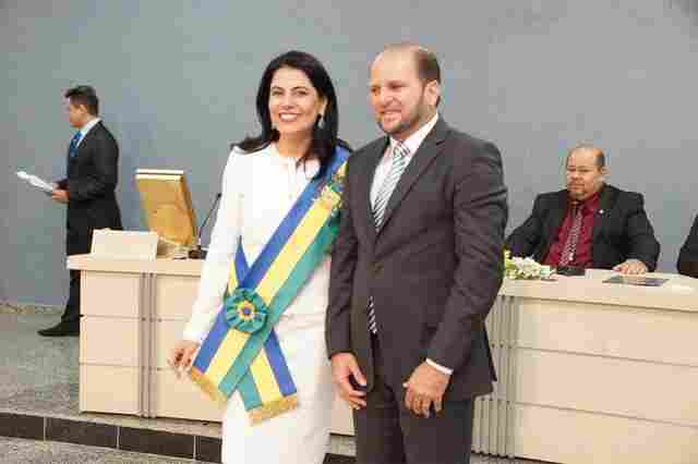 Glaucione Rodrigues é empossada prefeita de Cacoal