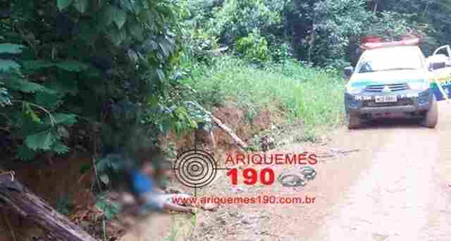 Moradores encontram jovem morto em estrada rural
