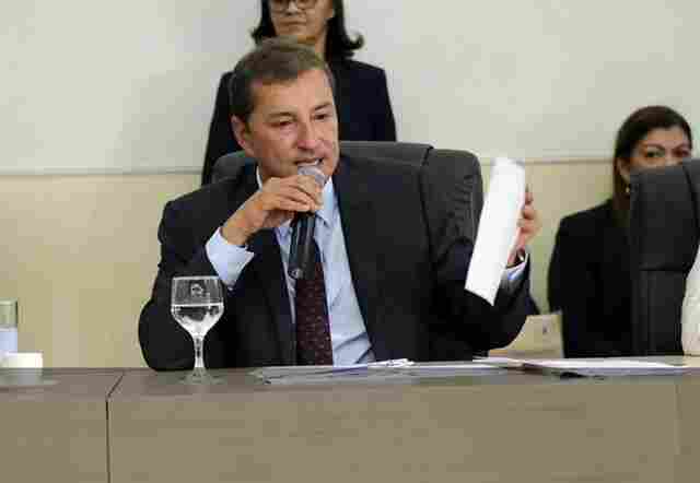 Decreto de Hildon manda servidores cedidos retornarem em 5 dias; começa auditoria na folha de pagamento