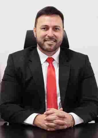 Governo troca secretário de educação: sai Fátima Gavioli e entra Florisvaldo Alves