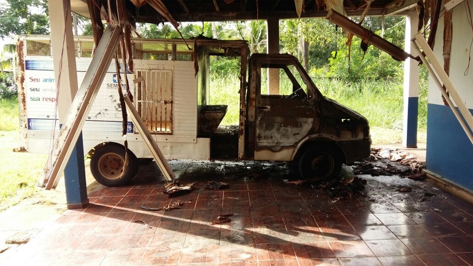 Incêndio destrói parte do Centro de Zoonoses e carrocinha em Ariquemes