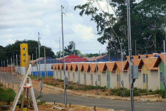 Obras de condomínios residenciais populares estão em fase de acabamento em Ji-Paraná