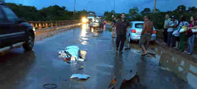 Dois morrem em acidente entre moto e carro na ponte do Rio Jaru