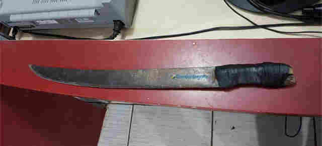 Dupla ameaça degolar criança de 7 anos com facão durante cobrança de dívida na Zona Sul