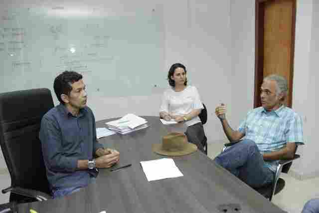 Prefeitura prioriza recuperação de estradas de acesso a escolas