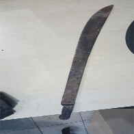 Homem agride irmãos e os acusa de usarem droga em frente de sua casa