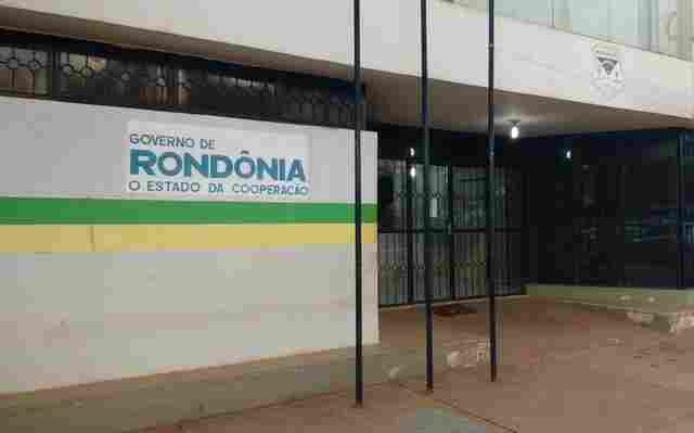 Polícia prende dois homens suspeitos de agredir suas esposas, em Porto Velho