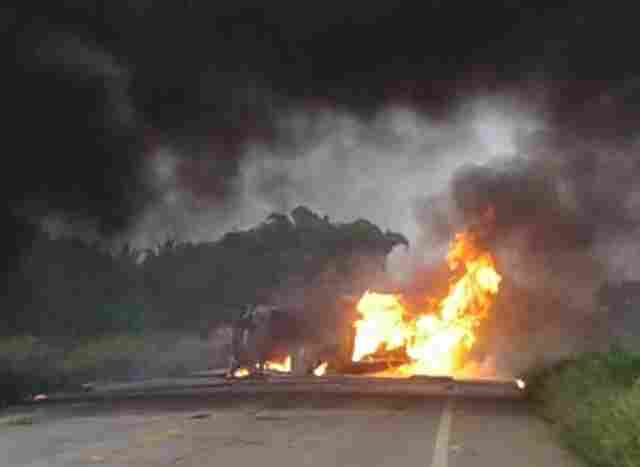 Caminhão tanque explode na BR-364 próximo a Itapuã