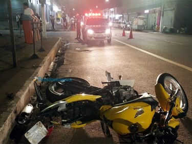 Motociclista é atingido por carro ao avançar sinal vermelho e morre, em Porto Velho; Fotos