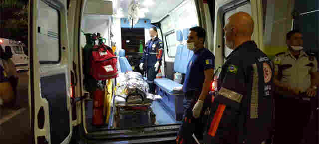 Vítima reage a tentativa de assalto e é baleada pelos criminosos na Zona Leste