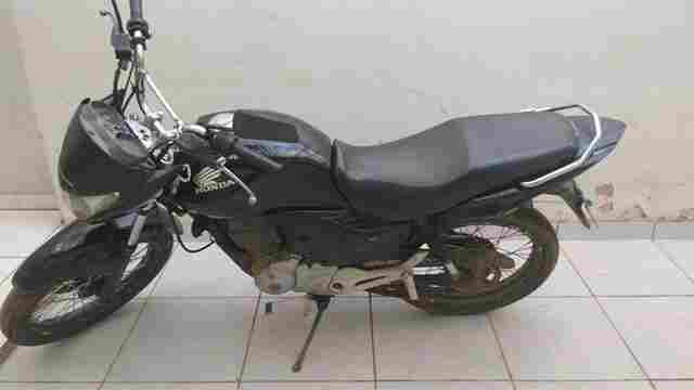 Mulher se diz dona de moto roubada e é detida na Zona Leste da capital