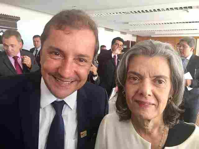 Hildon faz discurso no STF sobre precatórios e judicialização da saúde