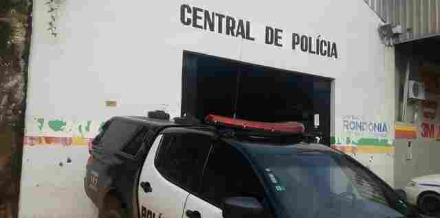 Homem é preso em terreno baldio com moto roubada na Zona Leste