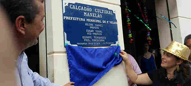 Prefeito inaugura Calçadão Manelão em homenagem ao general da Banda