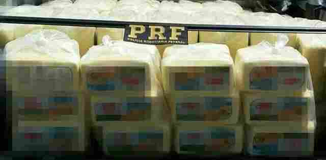 PRF apreende 4 mil quilos de queijo transportados sem nota fiscal em Porto Velho
