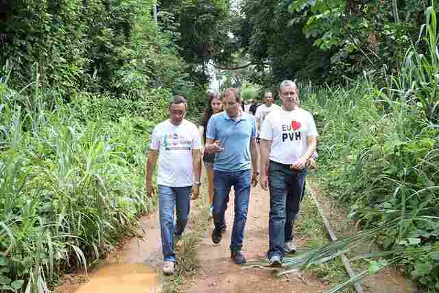 Comitiva faz trilha em traçado para reativar passeio turístico na Madeira Mamoré