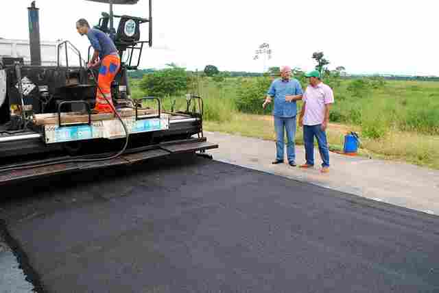 Airton Gurgacz acompanha retomada da pavimentação do Anel Viário