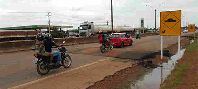 Após morte e protestos, DNIT instala lombadas na BR-364