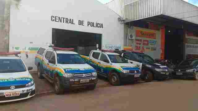 Casal tenta reatar relacionamento em motel, mas jovem tenta enforcar companheira