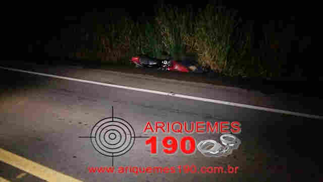 Motociclista morre ao se chocar na lateral de carreta na BR-364