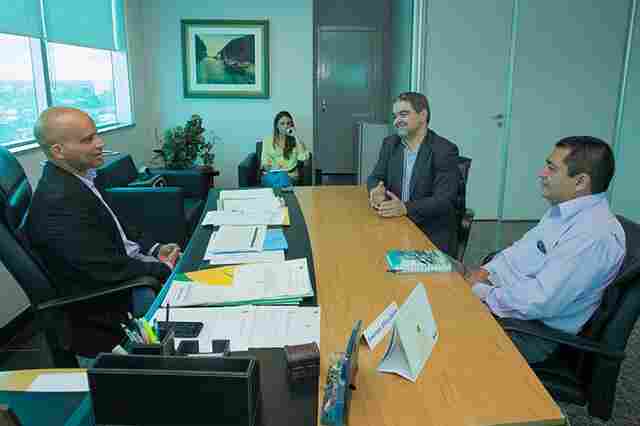 Deputado Aélcio da TV participa de reunião para planejar pagamento de emendas