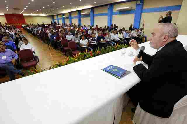 Presidente de associação brasileira defende escolas dos legislativos em todos os municípios