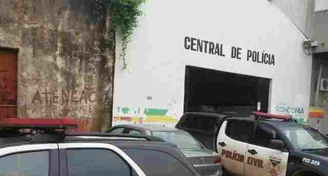 Homem é detido por perturbação após chamar funcionária da UPA de macaca