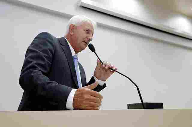 Airton Gurgacz destaca legado de Lúcia Tereza em primeira sessão do ano