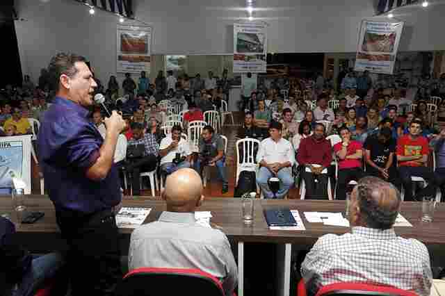 Maurão de Carvalho prestigia assinatura da ordem de serviço de nova ponte sobre o rio Urupá