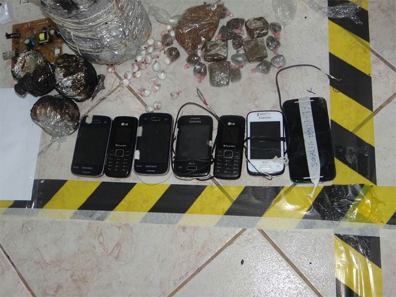 Devassa do Exército no Urso Branco encontra 19 celulares, 64 tabletes de drogas e 600 armas artesanais