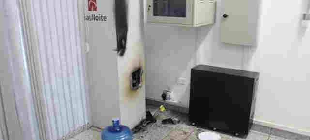 Quadrilha invade Bradesco, arromba cofre e foge com dinheiro e armas