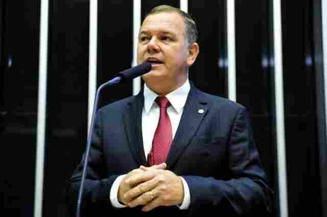 Lucio Mosquini sensibiliza presidente da República para impedir avanço do café estrangeiro