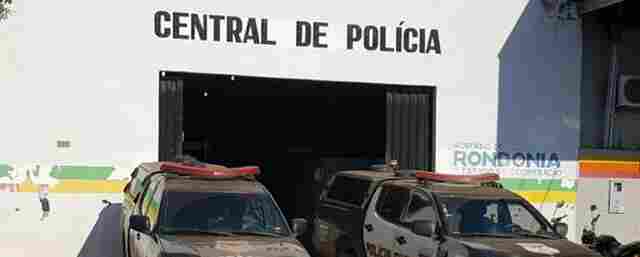 Dupla tenta fugir mas é presa com revólver em Porto Velho