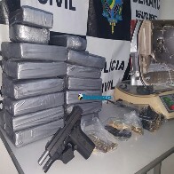 Denarc prende casal com 30 quilos de cocaína em fundo falso de caminhonete