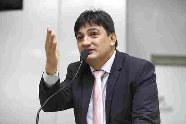 Cleiton Roque indica recapeamento da RO 387 em Espigão do Oeste