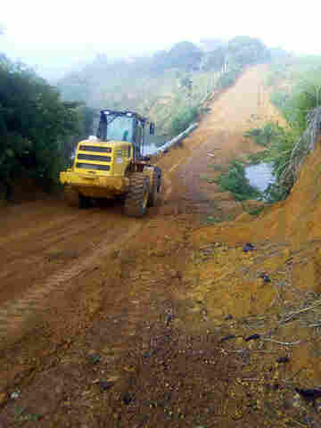 Prefeitura conclui recuperação de estradas vicinais em distritos