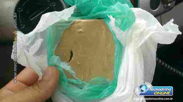 PM apreende quase um quilo de crack e cerca de R$ 4 mil em residência de suposto traficante