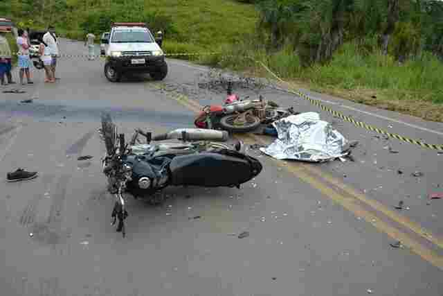 Acidente envolvendo três motos deixa duas vítimas fatais na RO-464