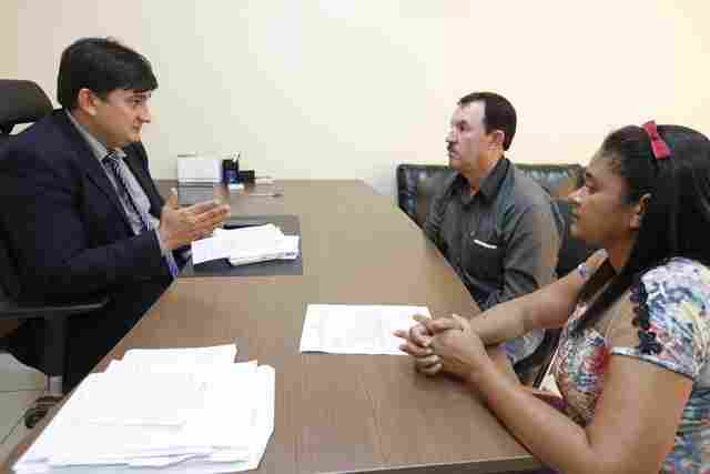 Cleiton Roque recebe prefeito e vereadora de Governador Jorge Teixeira