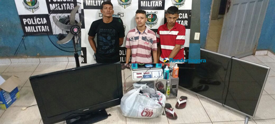 Trio é preso durante furto em residência na Zona Leste da capital