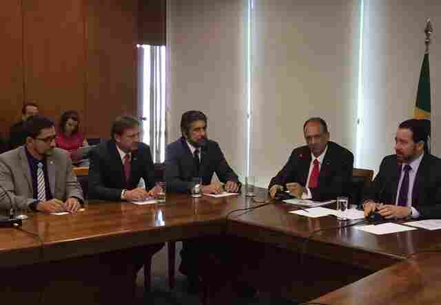 Em Brasília, Acir pede mais uma vez agilidade na transposição