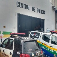 Adolescente de 13 anos é agredida pelos pais após confessar que perdeu a virgindade